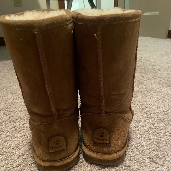 Bearpaw boots - Picture 2 of 9